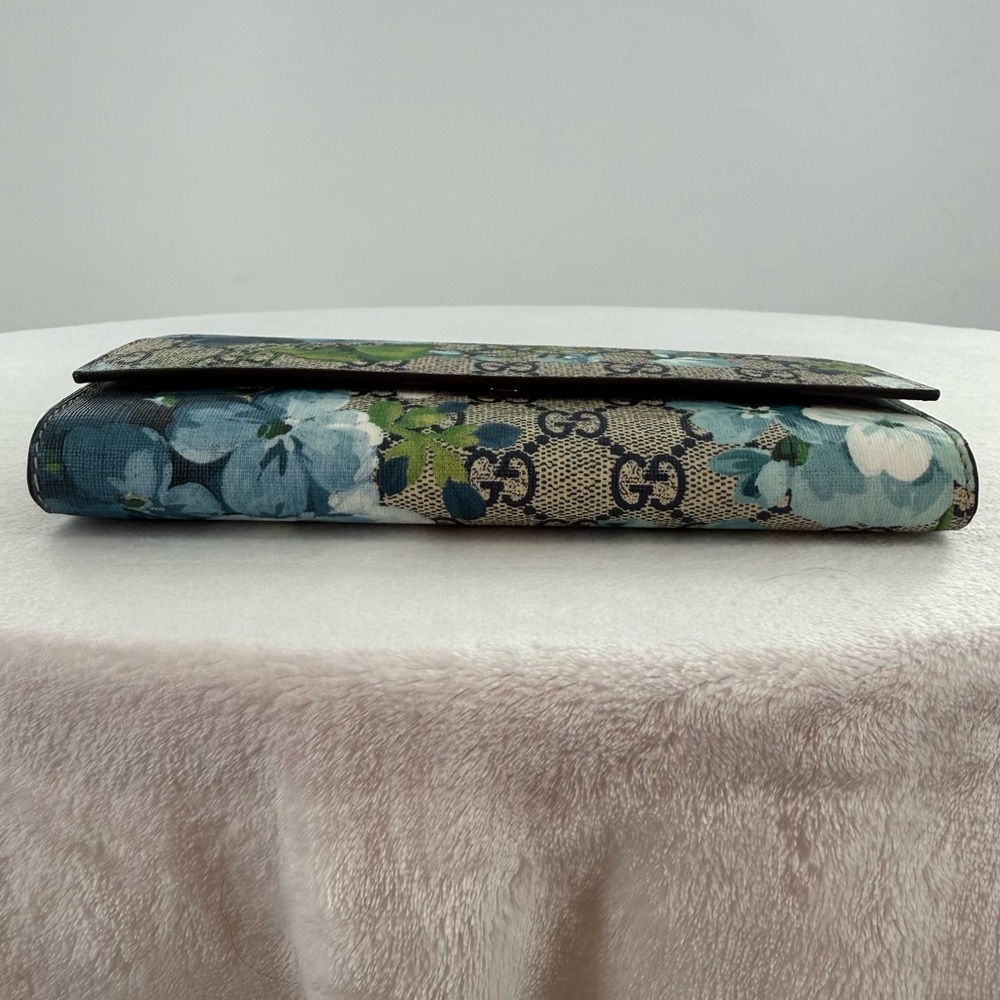 Gucci Floral GG Supreme Canvas Continental Wallet in Blue and Green - Picture 3 of 11